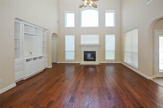 8707 Westbrook Forest Dr in Sugar Land, TX - Building Photo - Building Photo