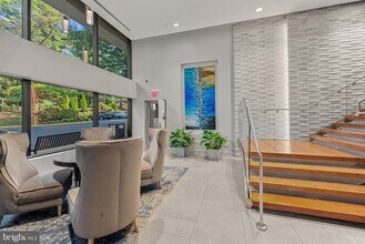 3800 Powell Ln in Falls Church, VA - Building Photo - Building Photo