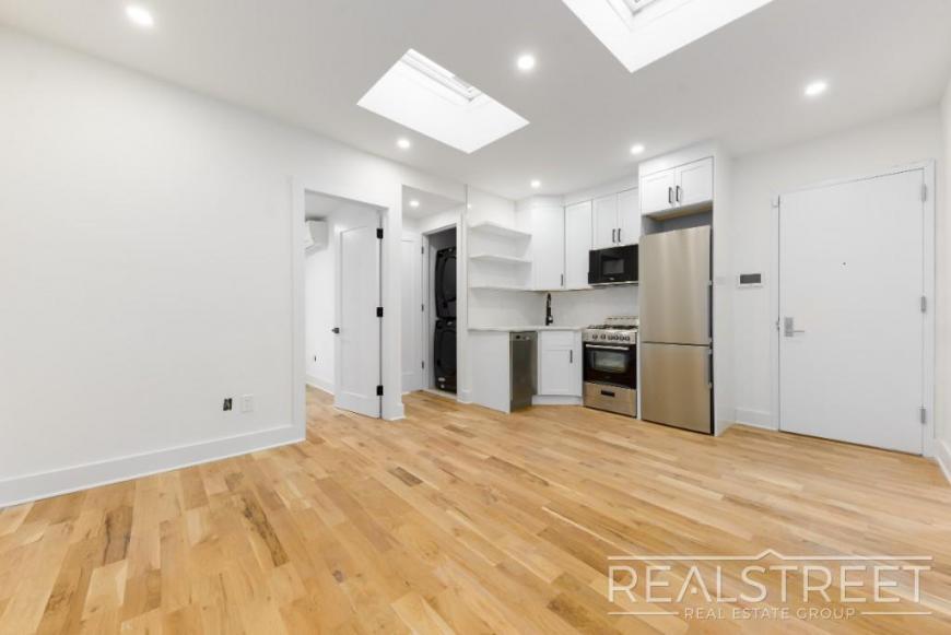 662 Nostrand Ave in Brooklyn, NY - Building Photo