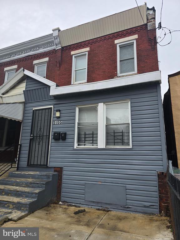 property at 5155 W Thompson St