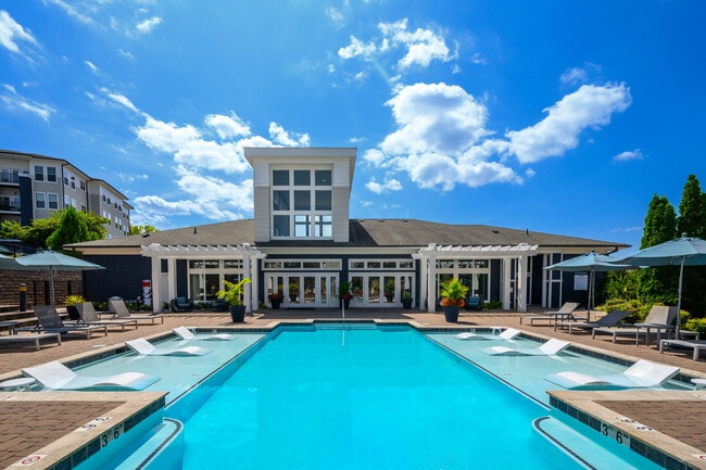 Palisades at Manassas Park in Manassas Park, VA - Foto de edificio - Building Photo