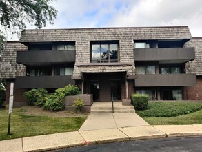 550 Timber Ridge Dr in Carol Stream, IL - Foto de edificio - Building Photo