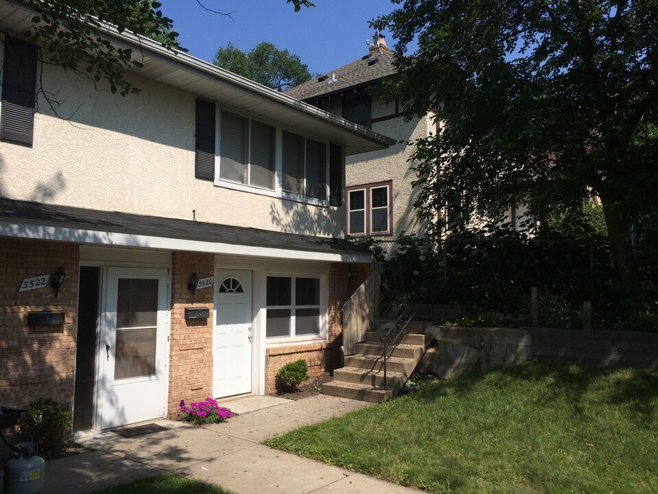 3520 S Holmes Ave, Unit 1 in Minneapolis, MN - Building Photo