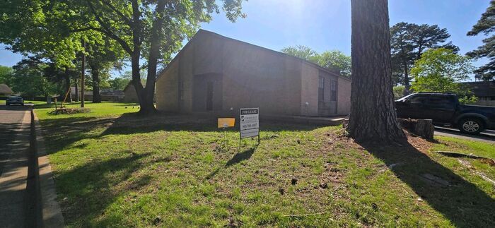 135 Jester Cir in Longview, TX - Foto de edificio