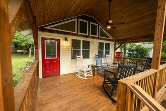 809 Montreat Rd in Black Mountain, NC - Building Photo - Building Photo