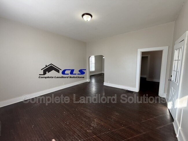 932 8th Ave in Terre Haute, IN - Building Photo - Building Photo