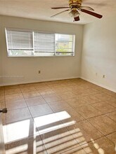7310 SW 82nd St in Miami, FL - Building Photo - Building Photo