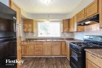 544 N Aldine St in Elgin, IL - Foto de edificio - Building Photo