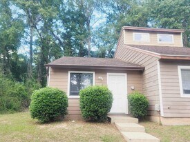 2125 Sandpiper St in Tallahassee, FL - Building Photo