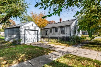 1701 N Floberta Rd in Wichita, KS - Building Photo - Building Photo