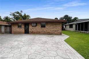 27917 Washington St in Bonita Springs, FL - Building Photo