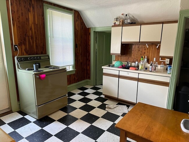 property at 1021 10th St E