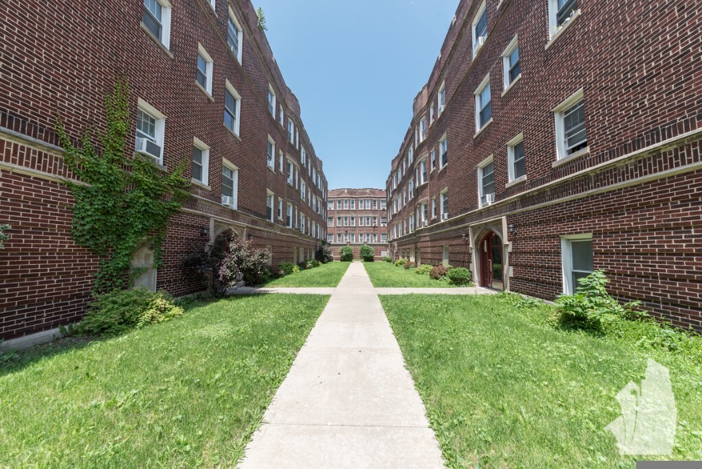 2026 W Foster Ave, Unit 3B in Chicago, IL - Building Photo