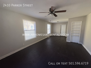 2410 Parker St in North Little Rock, AR - Building Photo - Building Photo