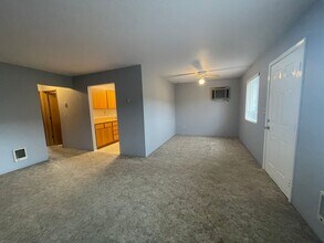112-114 Sunny Ln in Sutherlin, OR - Building Photo - Building Photo