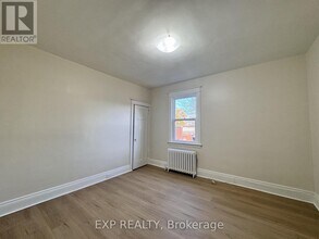 321 Hunter St E in Hamilton, ON - Building Photo - Building Photo