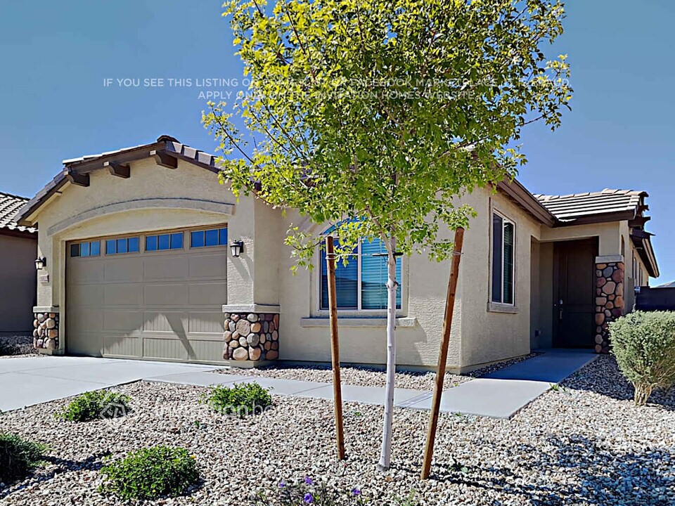 18822 W Canterbury Dr in Surprise, AZ - Foto de edificio