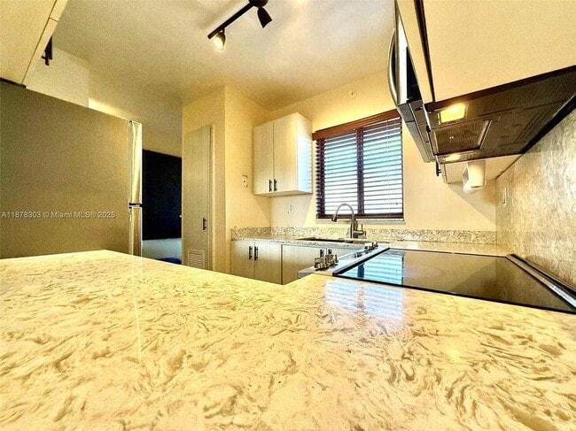 1700 NW N River Dr in Miami, FL - Building Photo - Building Photo