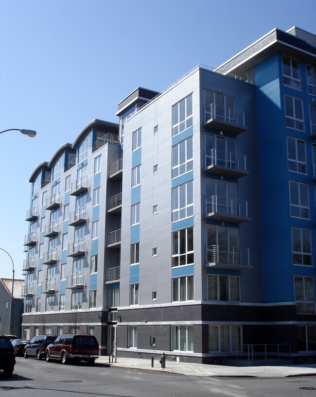 Aqua Condominiums in Brooklyn, NY - Building Photo - Building Photo