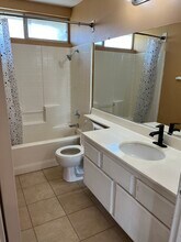 383 Camden Ct in Corona, CA - Building Photo - Building Photo