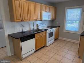 9 Cedar Ave in Conshohocken, PA - Building Photo - Building Photo