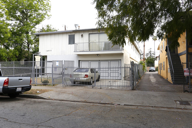 14837 Delano St in Van Nuys, CA - Building Photo - Building Photo