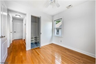 85 Barrows Ave in Rutherford, NJ - Building Photo - Building Photo