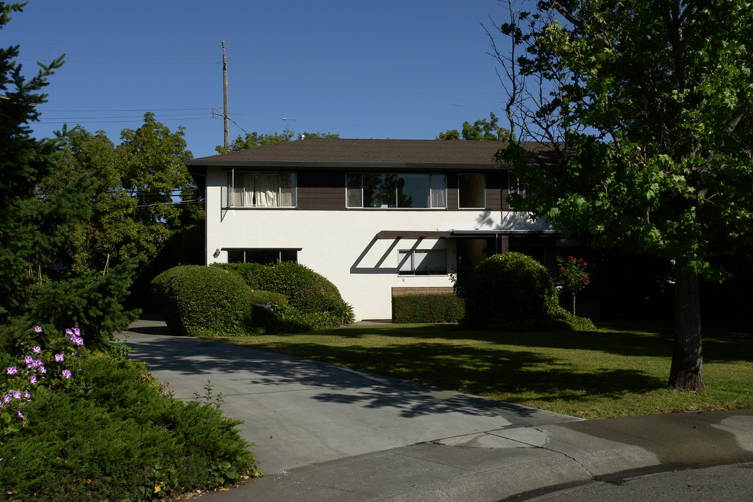 360 Waverley St in Menlo Park, CA - Building Photo