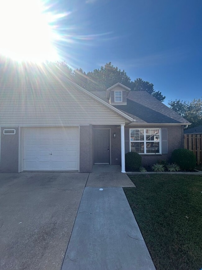 property at 3403 SW Victoria Pl
