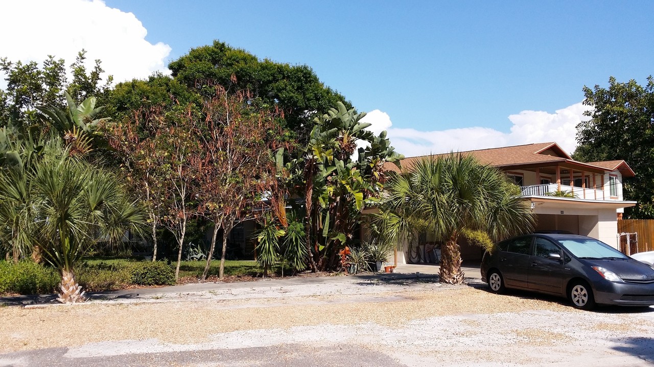 Sea Gull Apartments in Indian Rocks Beach, FL - Building Photo