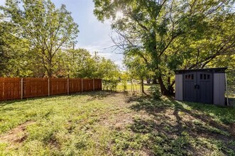 1123 E Sycamore St in Denton, TX - Building Photo - Building Photo