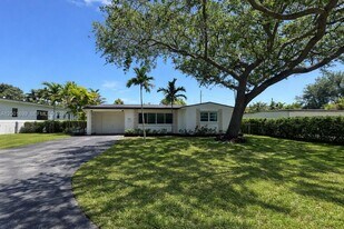 11111 SW 78th Ct in Pinecrest, FL - Building Photo