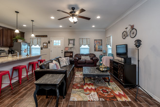 1101 Oney Hervey Dr in College Station, TX - Building Photo - Building Photo
