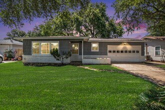 6709 Fairway Dr in Galveston, TX - Building Photo - Building Photo