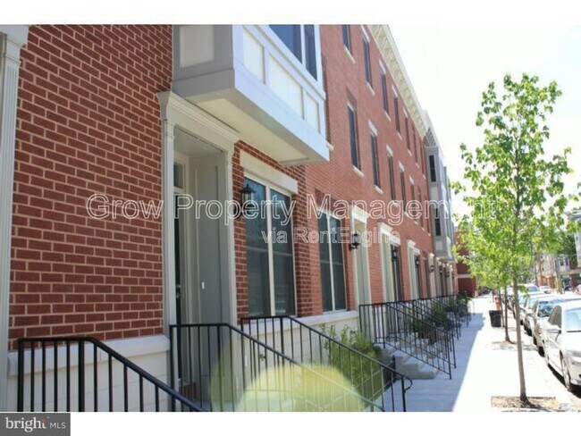745 S 13th St in Philadelphia, PA - Building Photo - Building Photo
