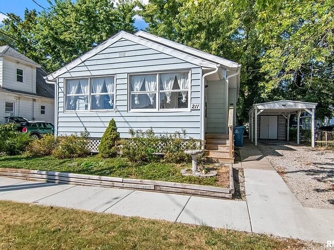 property at 211 W Vine St