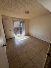 4701 Beechwood St in Bakersfield, CA - Building Photo - Building Photo