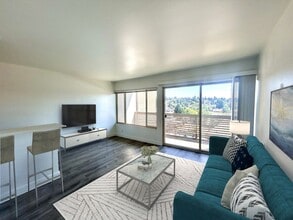 Village Vista Apartments in Seattle, WA - Foto de edificio - Building Photo