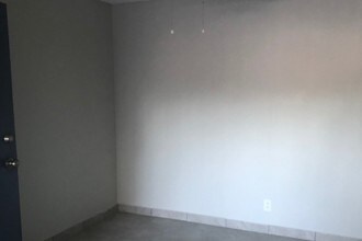 12711 Branford St, Unit 101F in Los Angeles, CA - Foto de edificio - Building Photo