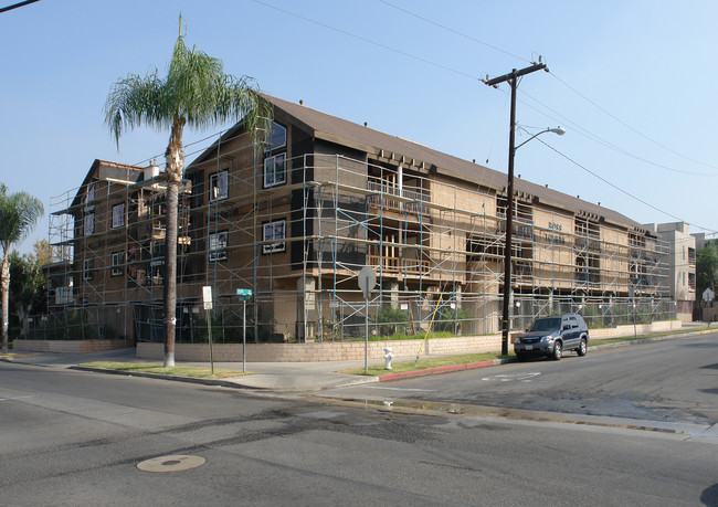 Ross Apartments in Santa Ana, CA - Building Photo - Building Photo