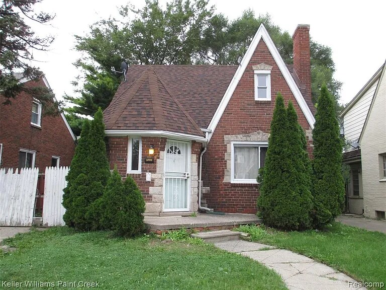 11227 Wayburn St in Detroit, MI - Building Photo