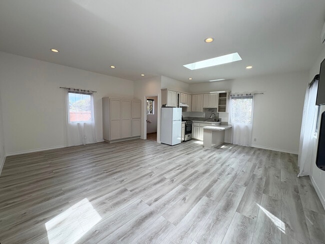 2200 Pelham Ave, Unit 2