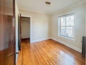 3817 N Lawndale Ave in Chicago, IL - Foto de edificio - Building Photo