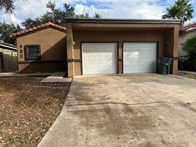 property at 905 Colorado Ct