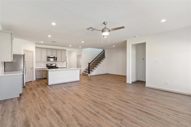 property at 29318 Hoelzen Holw Dr