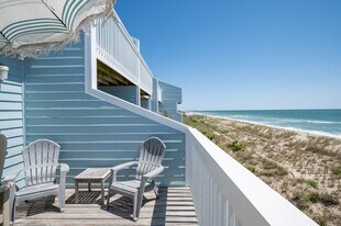 508 Pelican Ct in Kure Beach, NC - Building Photo