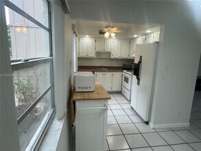 485 Flanders K in Delray Beach, FL - Building Photo - Building Photo