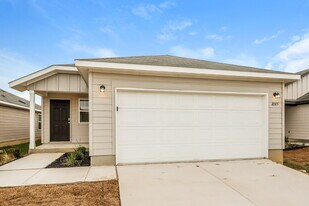 10315 Monte Carmel Pl in Converse, TX - Building Photo