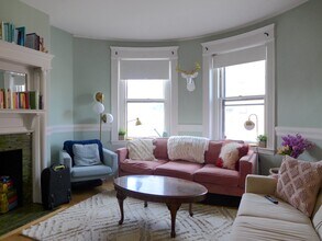 9 Alton Pl in Brookline, MA - Foto de edificio - Building Photo