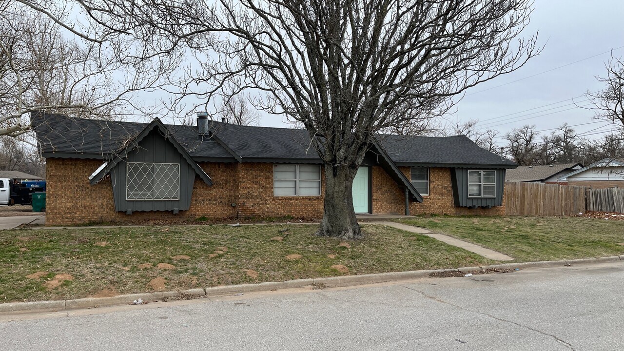 7828 NW 7th St in Oklahoma City, OK - Building Photo